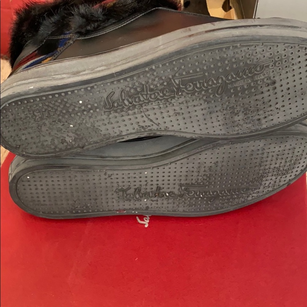 Sneakers - Picture 3 of 4